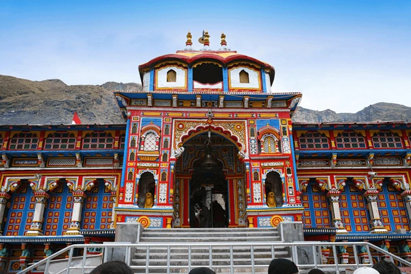 Badrinath Dham - is situated banks of the Alaknanda